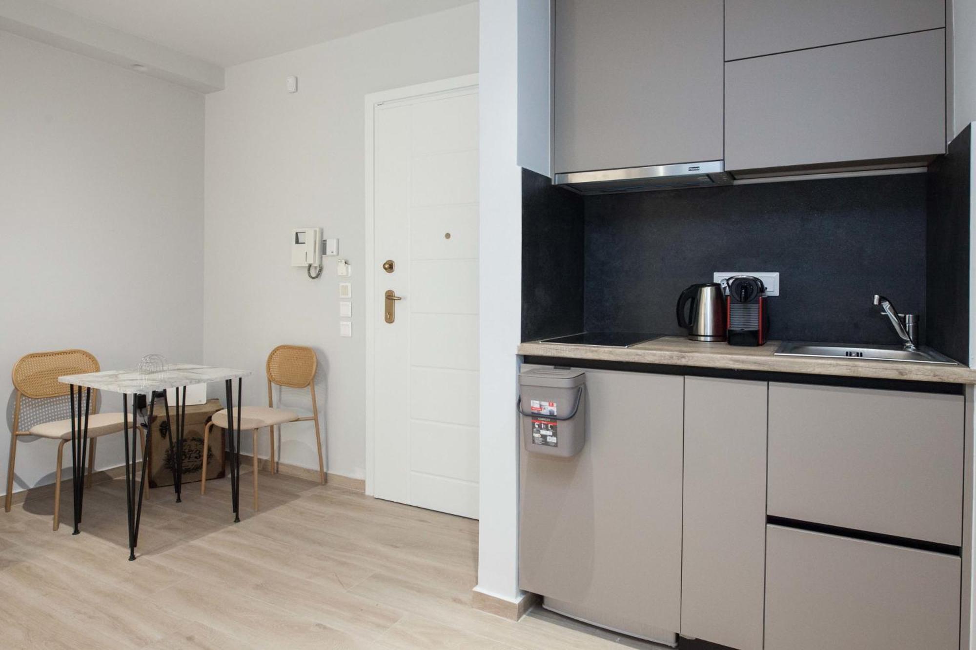 Petralona Gem Hotel-Style Studio With Balcony Athens Luaran gambar